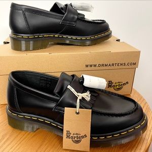 Dr Martens new with tags ADRIAN SMOOTH LEATHER TASSEL LOAFERS mens US 7 womens 8